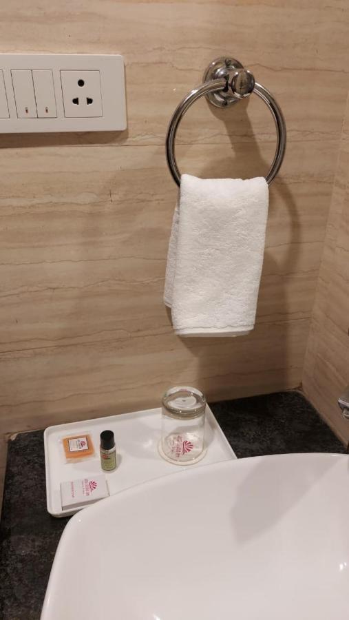 Hotel Casaya Inn Chinhat Extérieur photo