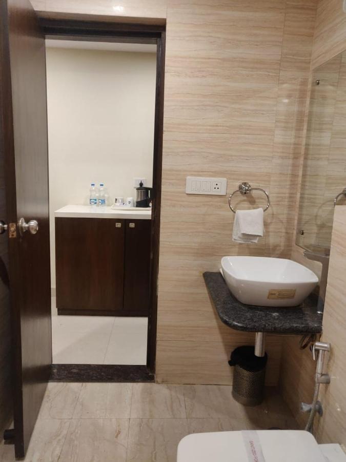 Hotel Casaya Inn Chinhat Extérieur photo