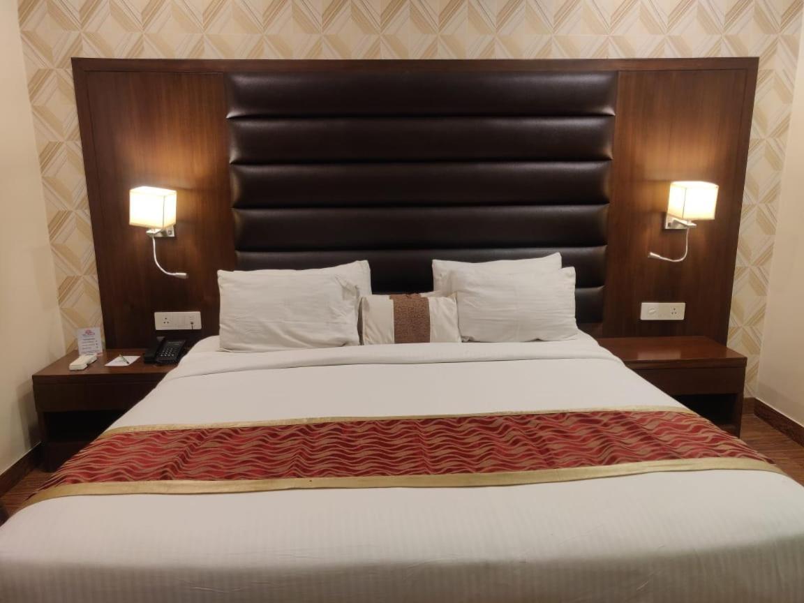 Hotel Casaya Inn Chinhat Extérieur photo