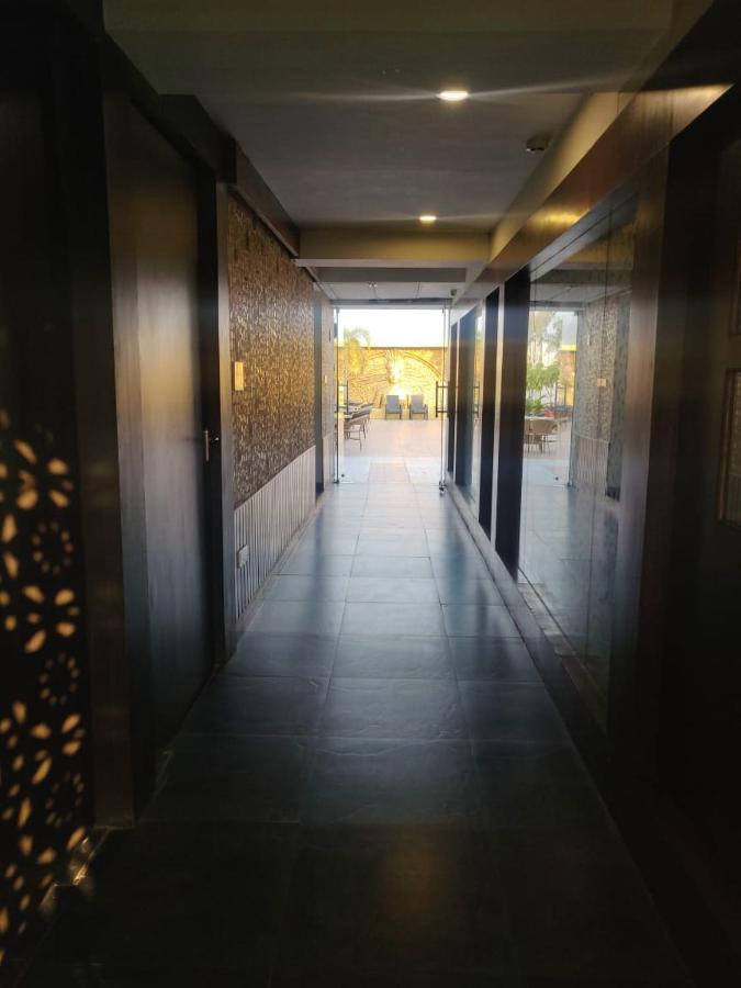Hotel Casaya Inn Chinhat Extérieur photo