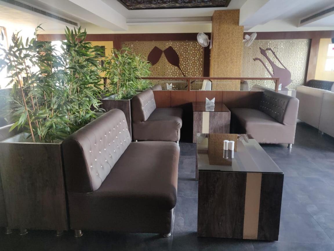 Hotel Casaya Inn Chinhat Extérieur photo