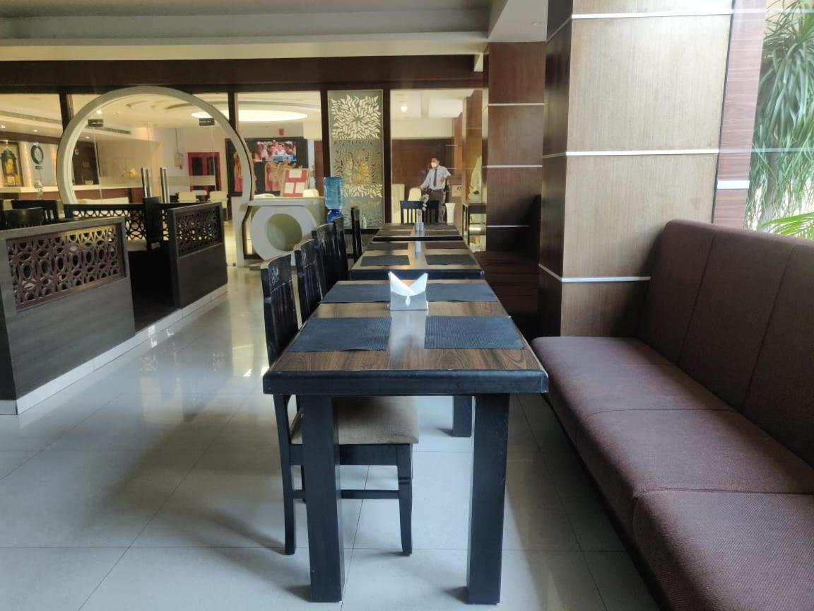 Hotel Casaya Inn Chinhat Extérieur photo