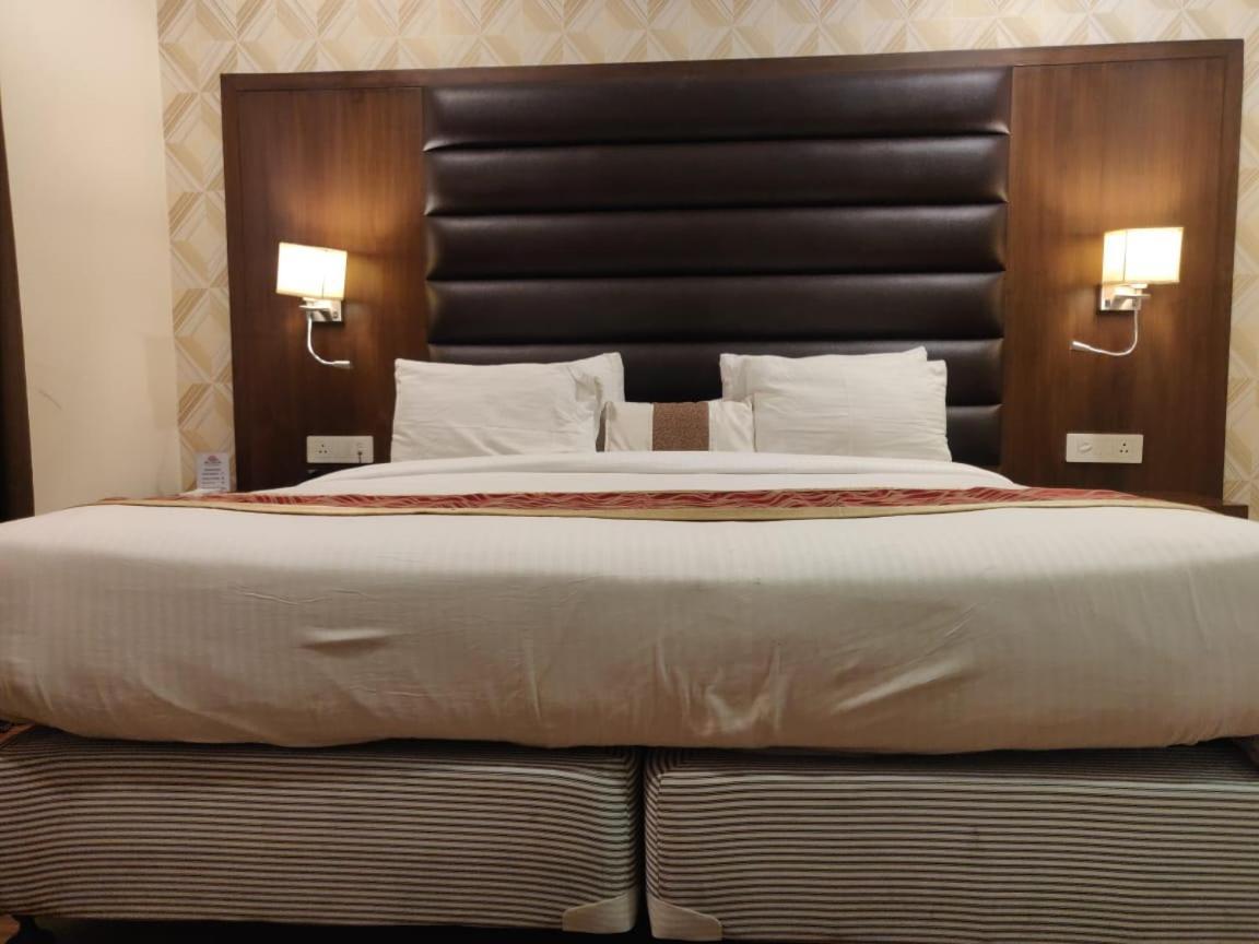 Hotel Casaya Inn Chinhat Extérieur photo