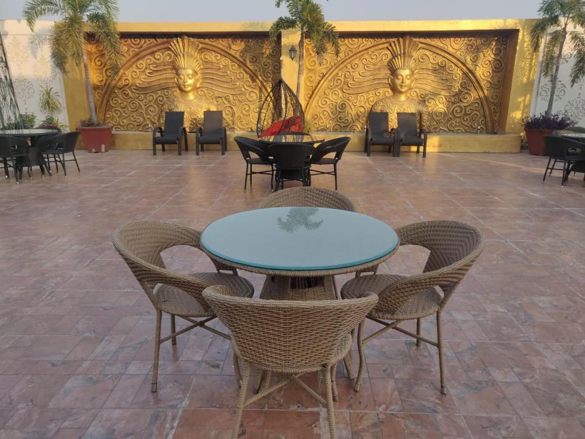 Hotel Casaya Inn Chinhat Extérieur photo