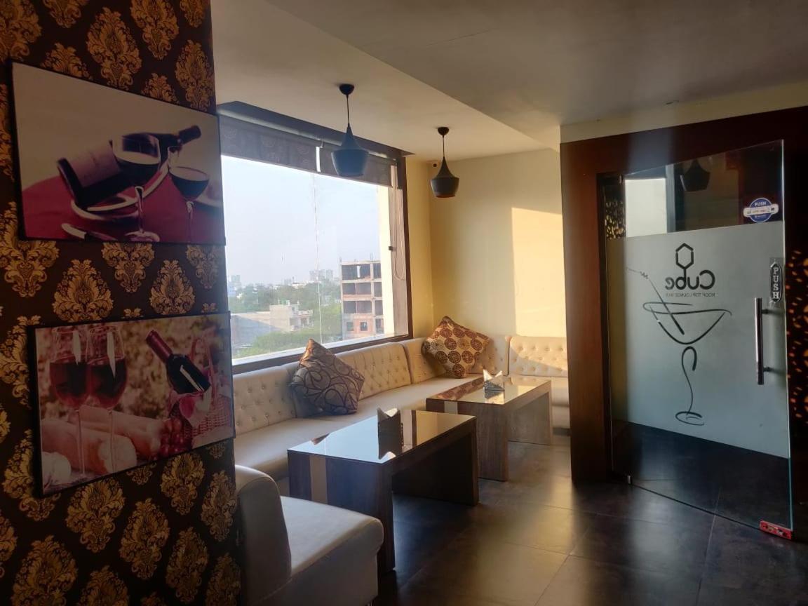 Hotel Casaya Inn Chinhat Extérieur photo