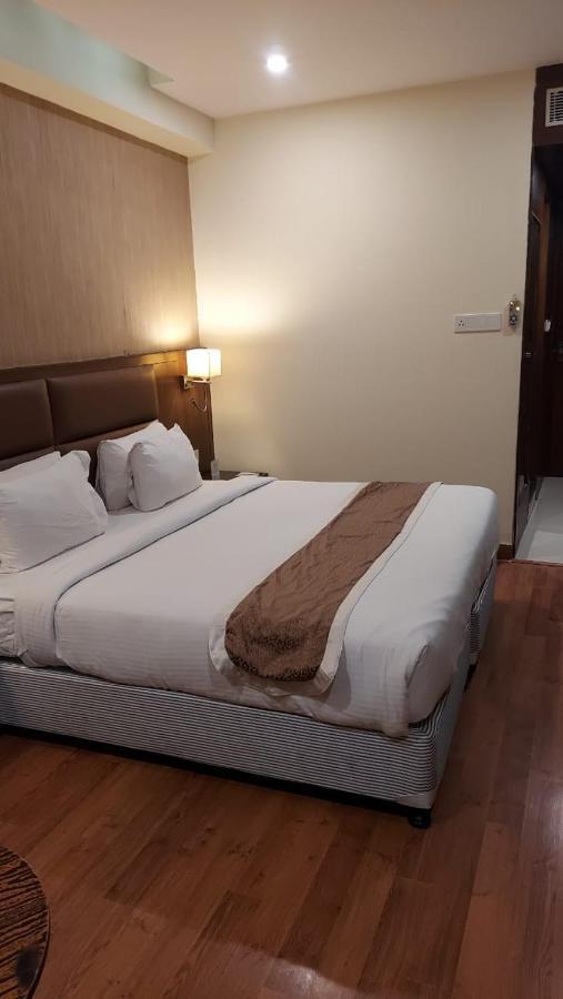 Hotel Casaya Inn Chinhat Extérieur photo