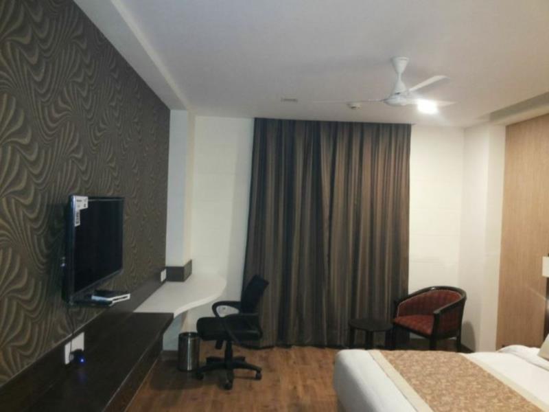 Hotel Casaya Inn Chinhat Extérieur photo