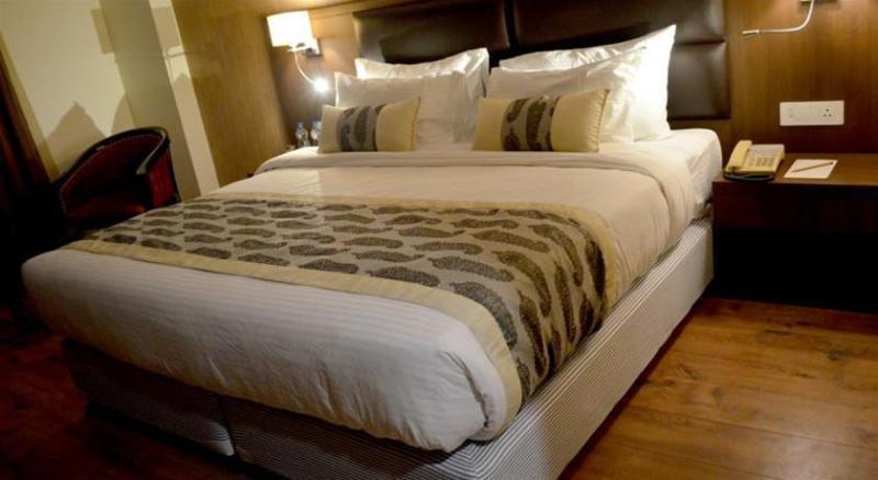 Hotel Casaya Inn Chinhat Extérieur photo