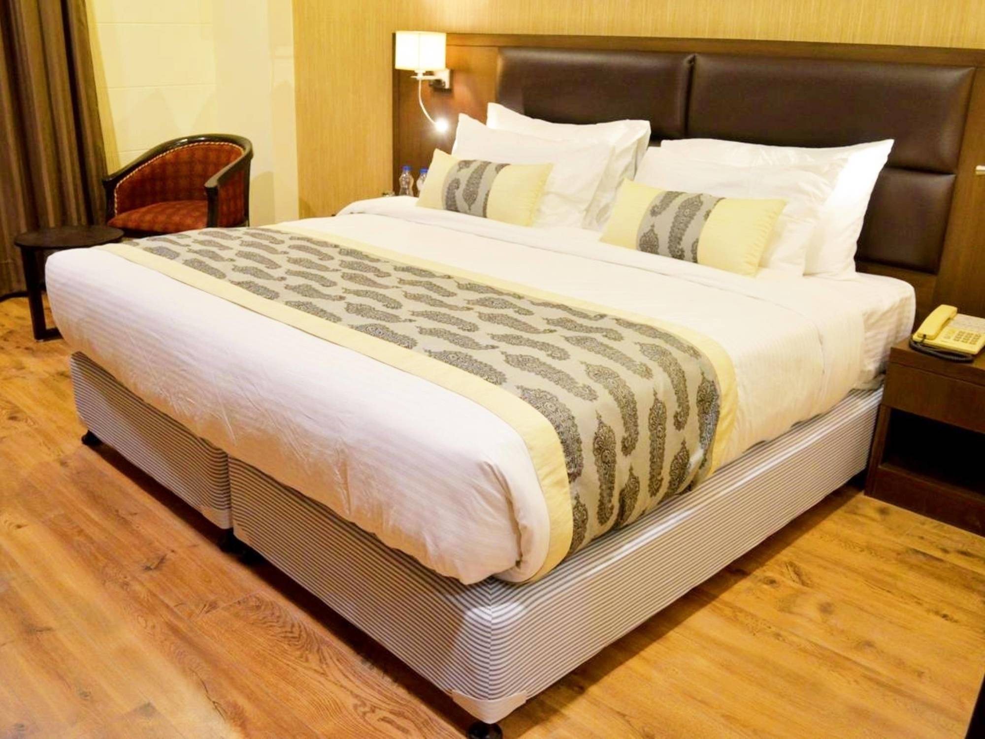 Hotel Casaya Inn Chinhat Extérieur photo