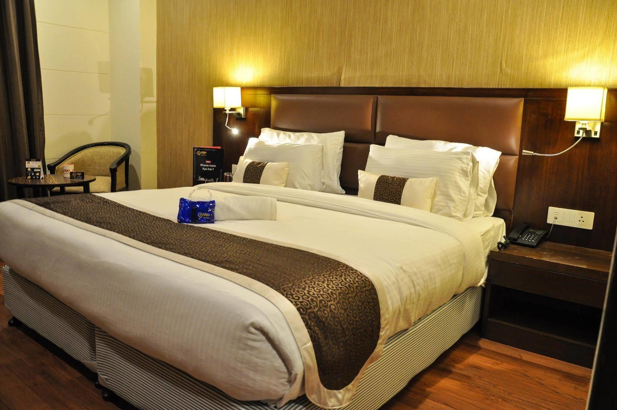 Hotel Casaya Inn Chinhat Extérieur photo