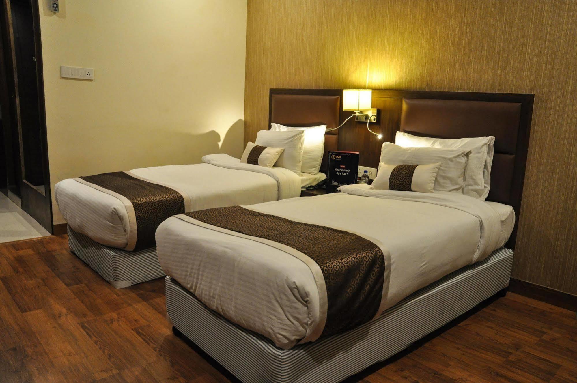 Hotel Casaya Inn Chinhat Extérieur photo