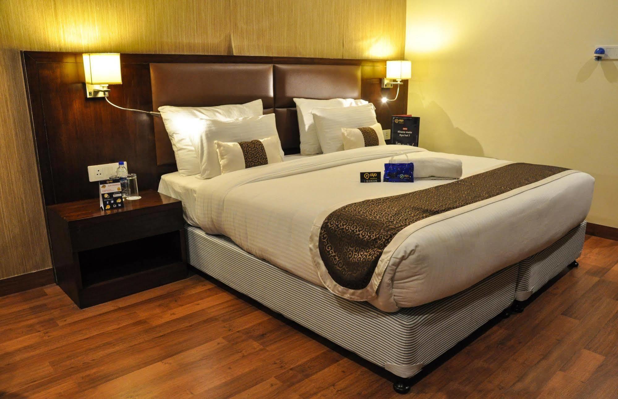 Hotel Casaya Inn Chinhat Extérieur photo